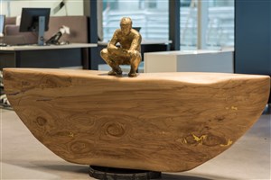 Figura sobre bote